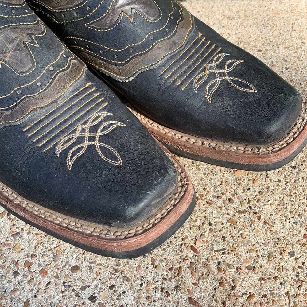 Reyme Boots - Picture 2 of 3